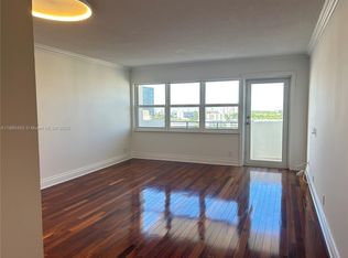 401 Golden Isles Dr APT 1016, Hallandale, FL 33009