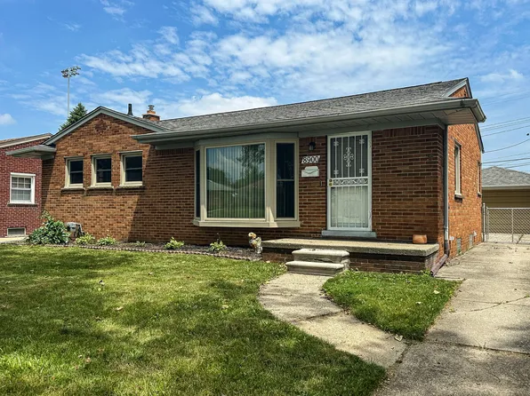 8900 Perrin St, Livonia, MI 48150