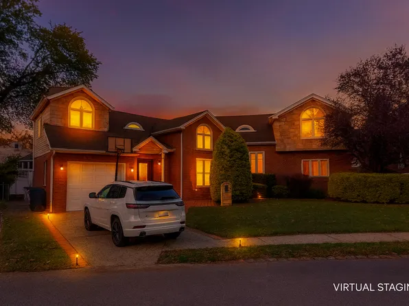 257 Locust Avenue image 2 of 16