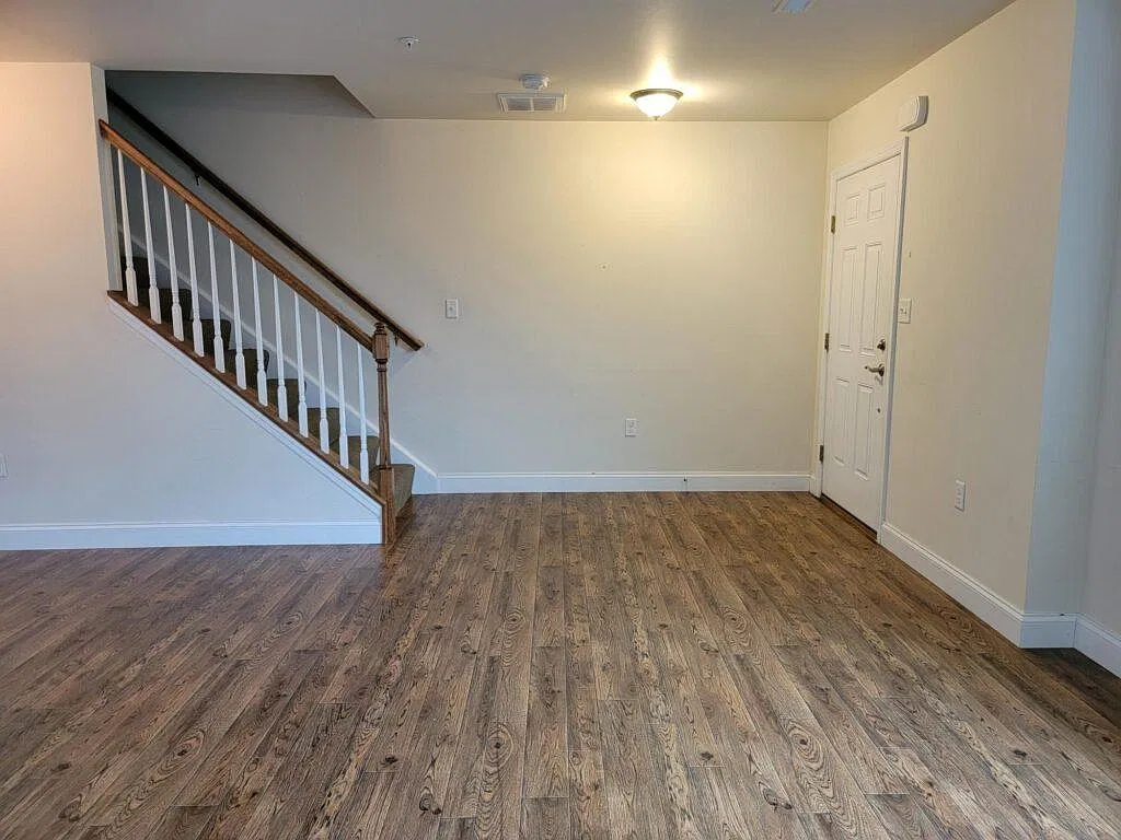 3 bed, 2.5 bath, 1424 sqft, $1,795 — Photo 2