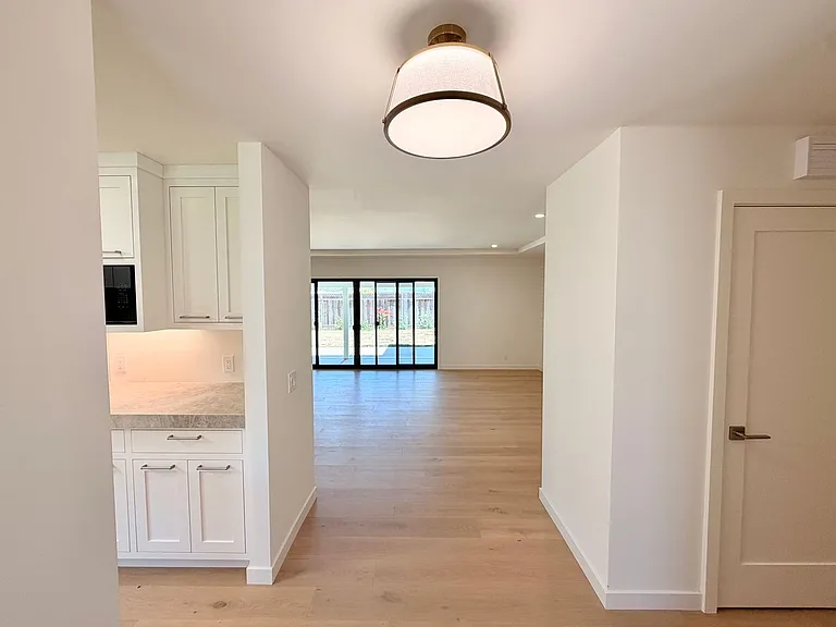 430 San Domingo Way — Photo 2
