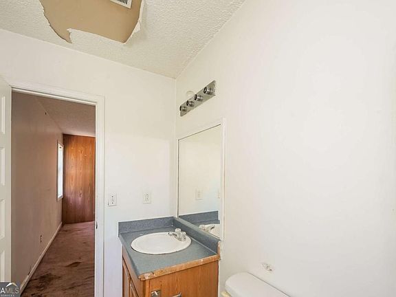 3rd image of 2325 E Hill Way NW