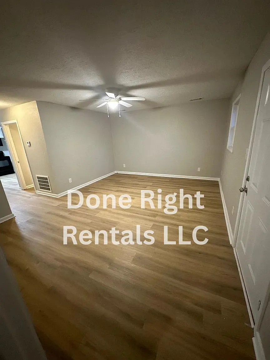 3 bed, $950 — Photo 2