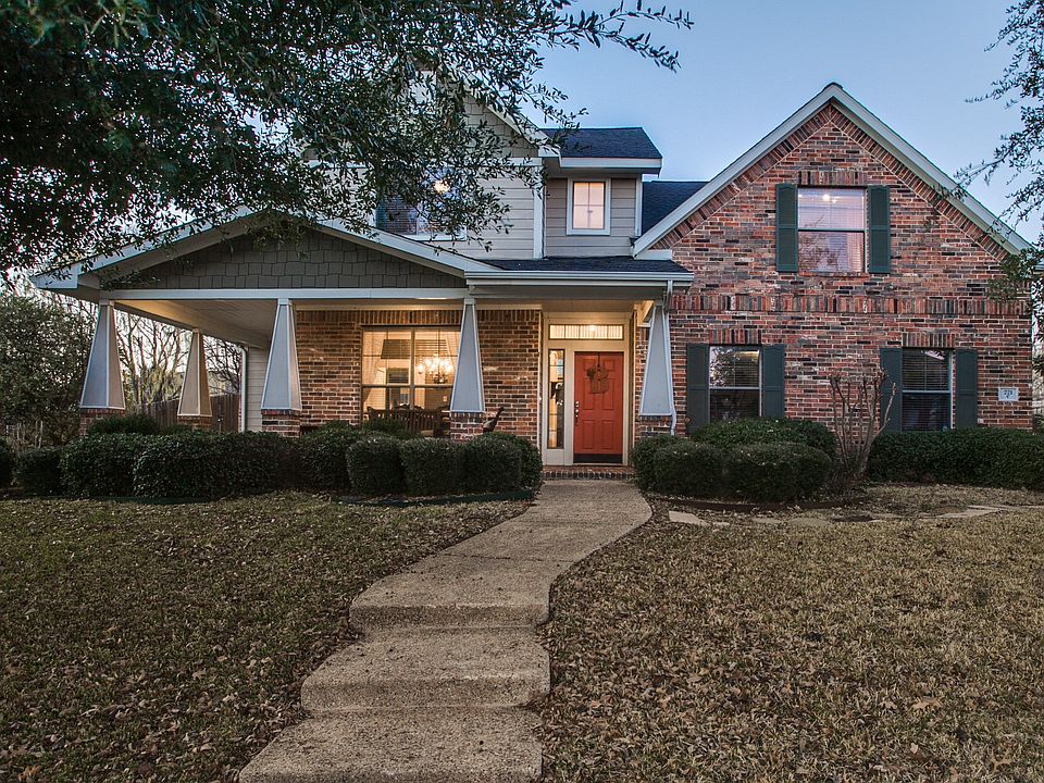 1st image of 221 Crepe Myrtle Ln