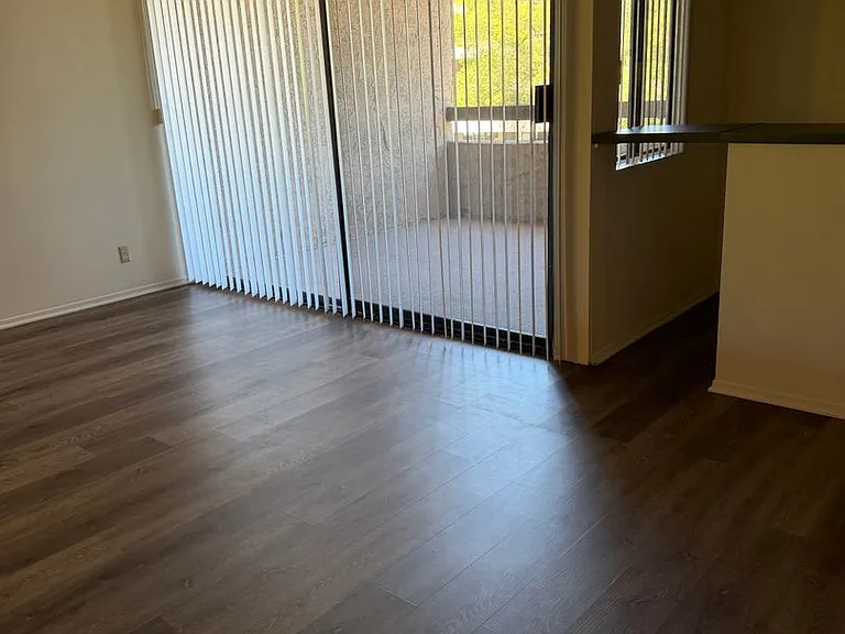 054 - Madre Del Mar Apartments — Photo 3