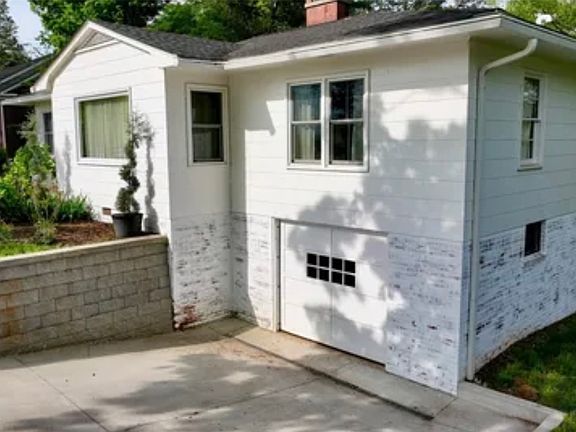 5th image of 104 Pine St
