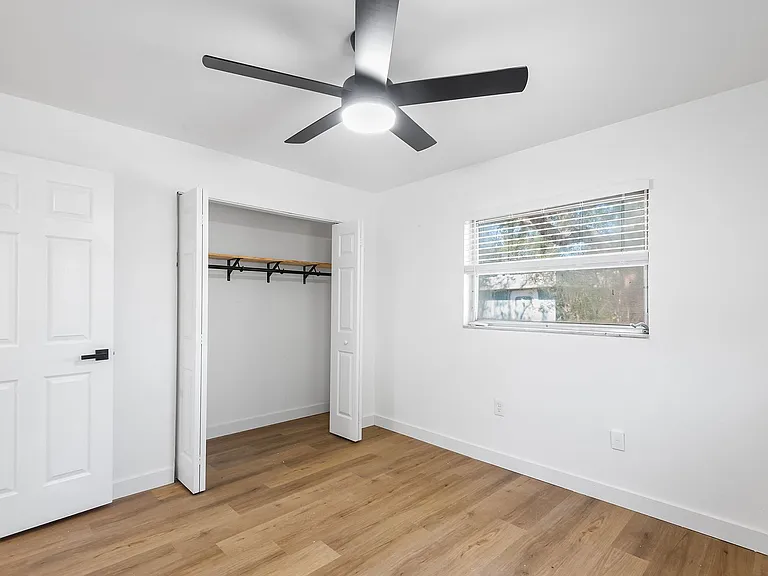 555 62nd St S #110 — Photo 7