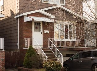 8 Oak St, Bayonne, NJ 07002