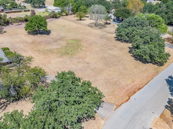 5001 Sunset Cir N, Fort Worth, TX 76244