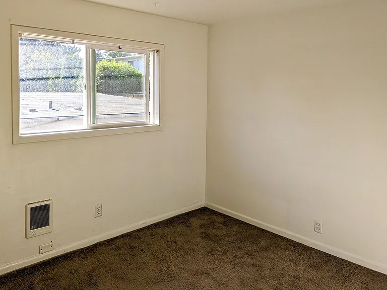 1136 Fairmount Ave S #8 — Photo 9