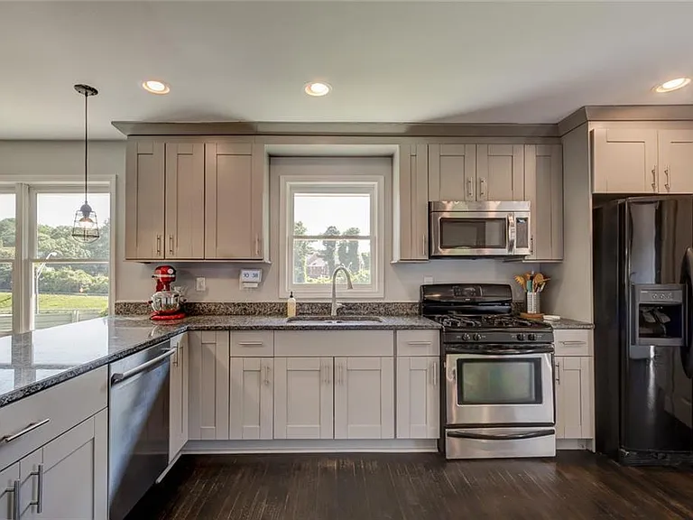 1848 Winthrop Dr SE — Photo 11