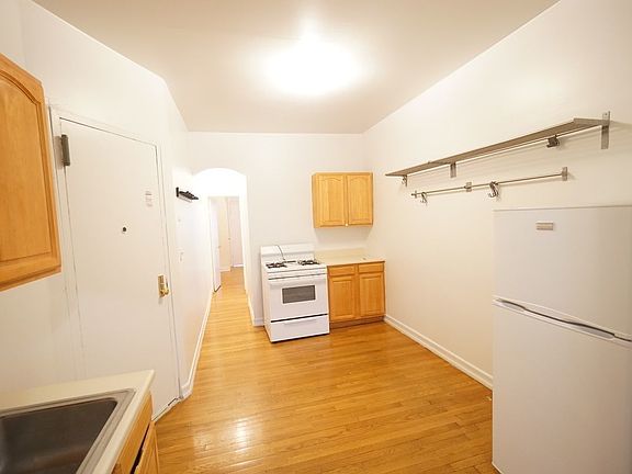 5th image of 548 11th St #1B