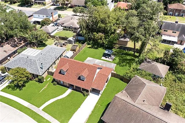 4 bed, 2.0 bath, 2247 sqft, $3,000 — Photo 3