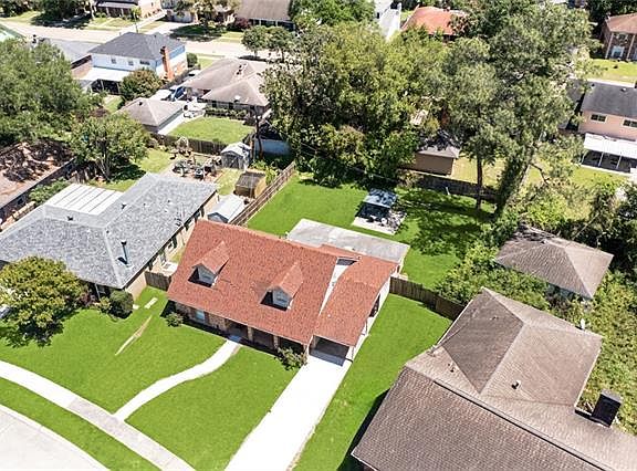 3rd image of 3738 Somerset Dr