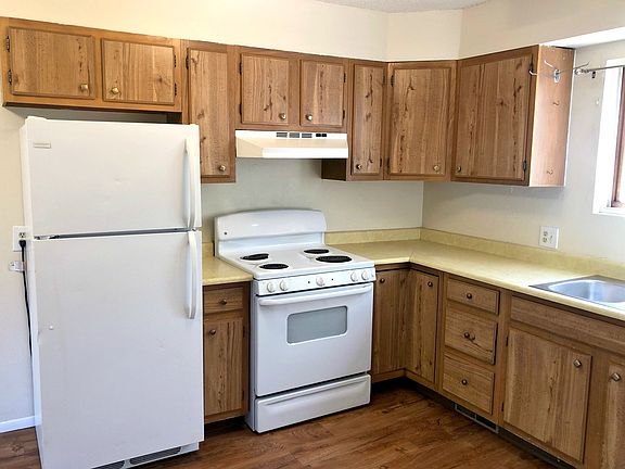 5th image of 702 Midland Ave #8M