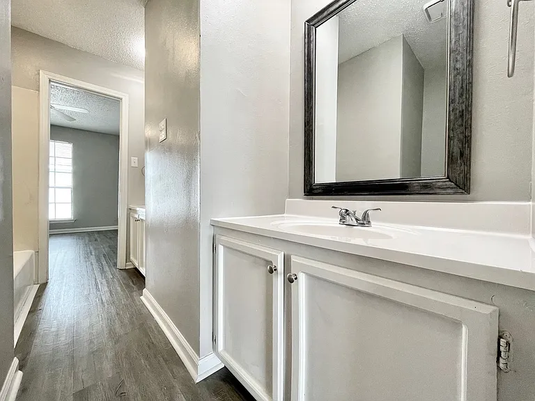 12025 Roddy Rd — Photo 10