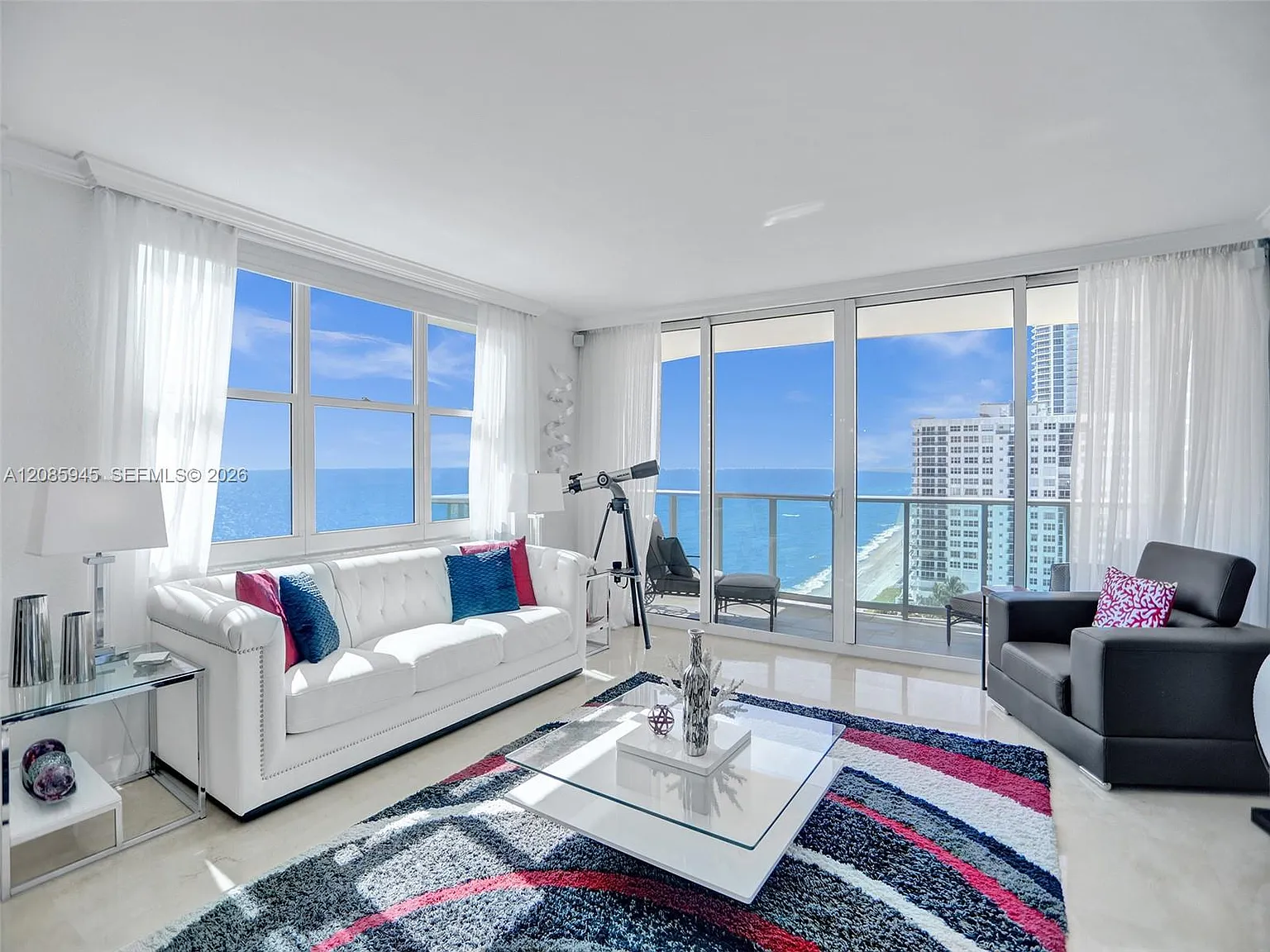Wave Condo — Photo 2