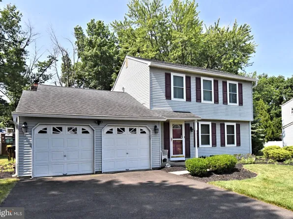 106 Station Dr, North Wales, PA 19454