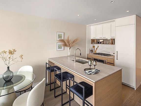 2nd image of 250 96th St APT 6E
