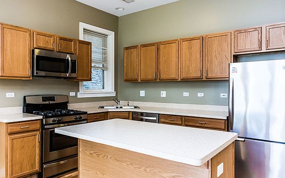 5th image of 1428 N Washtenaw Ave APT 2
