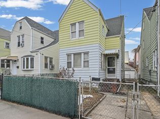 90-21 184th Place, Hollis, NY 11423