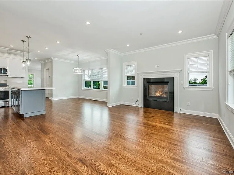124B Maple Ave — Photo 4