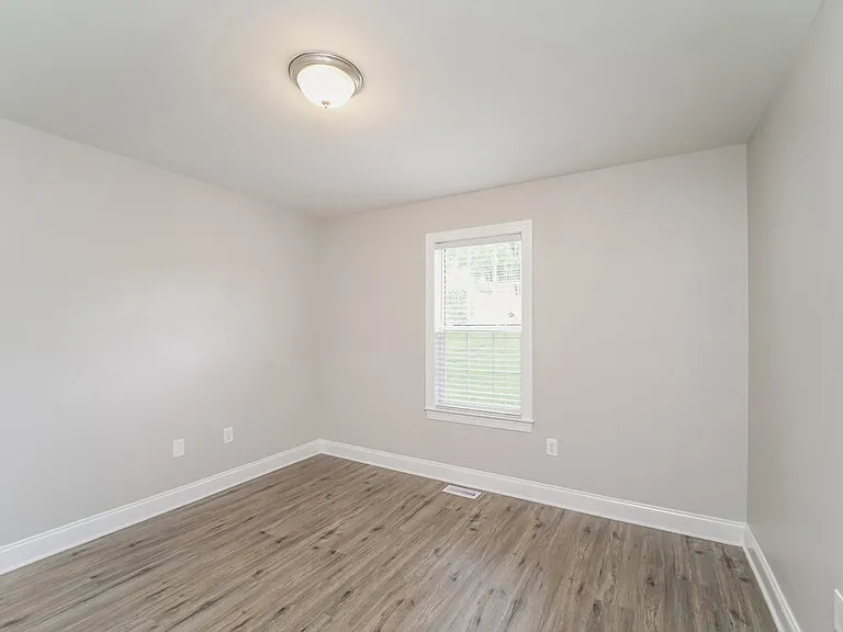 854 Loch Lomond Cir — Photo 11