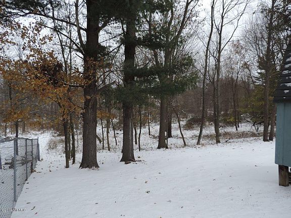 4th image of 512 Churchill Dr
