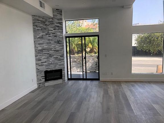 5th image of 1148 Stanford St #1