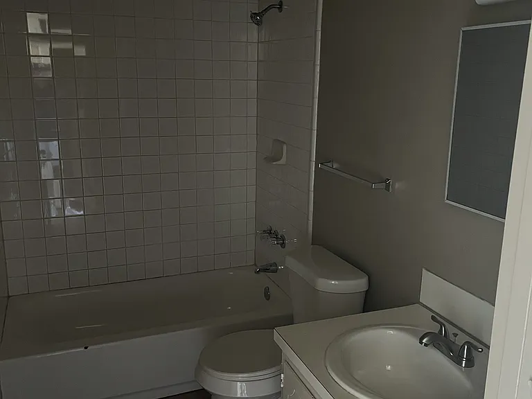 2205 Jennifer Dr — Photo 2