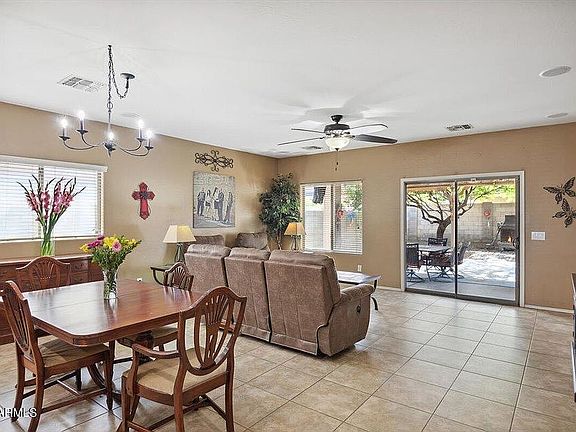 4th image of 1049 W Desert Glen Dr