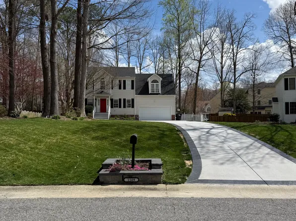 1509 Hardwood Ct, Midlothian, VA 23114