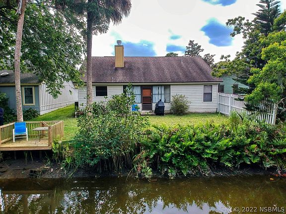 3rd image of 738 Pine Shores Cir