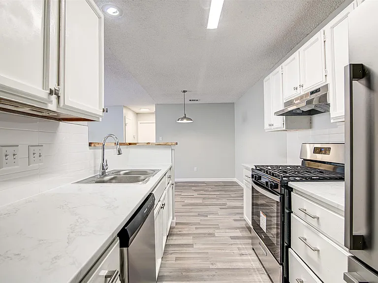8112 W Gate Blvd #A — Photo 10
