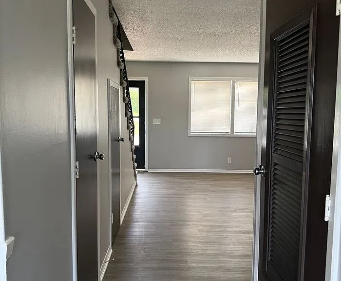 1029 Harold Dr — Photo 17