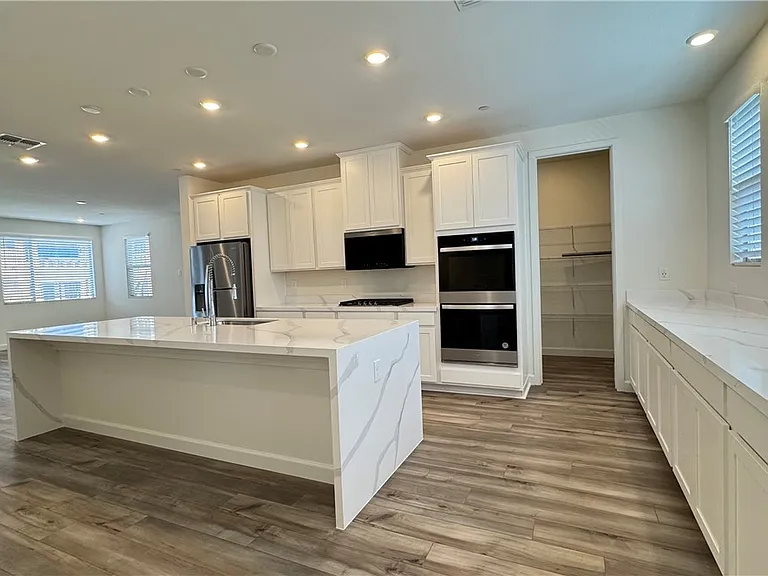 1429 Whistling Kite St — Photo 6
