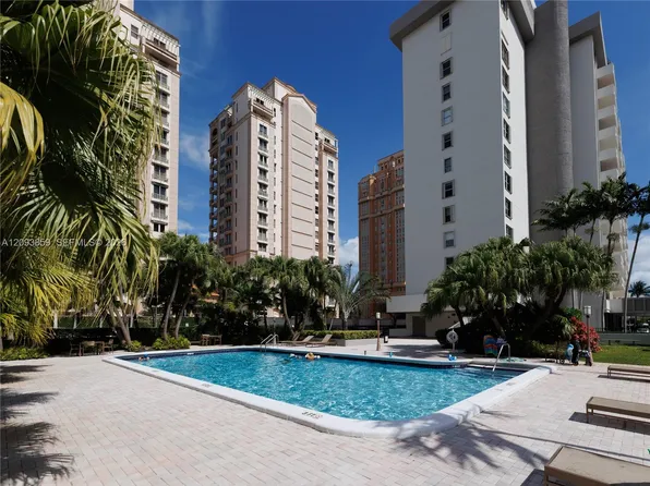 625 Biltmore Way APT 203, Coral Gables, FL 33134