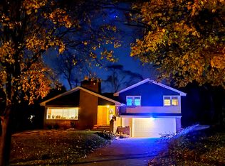 7844 Saint Anne Ct, Wauwatosa, WI 53213