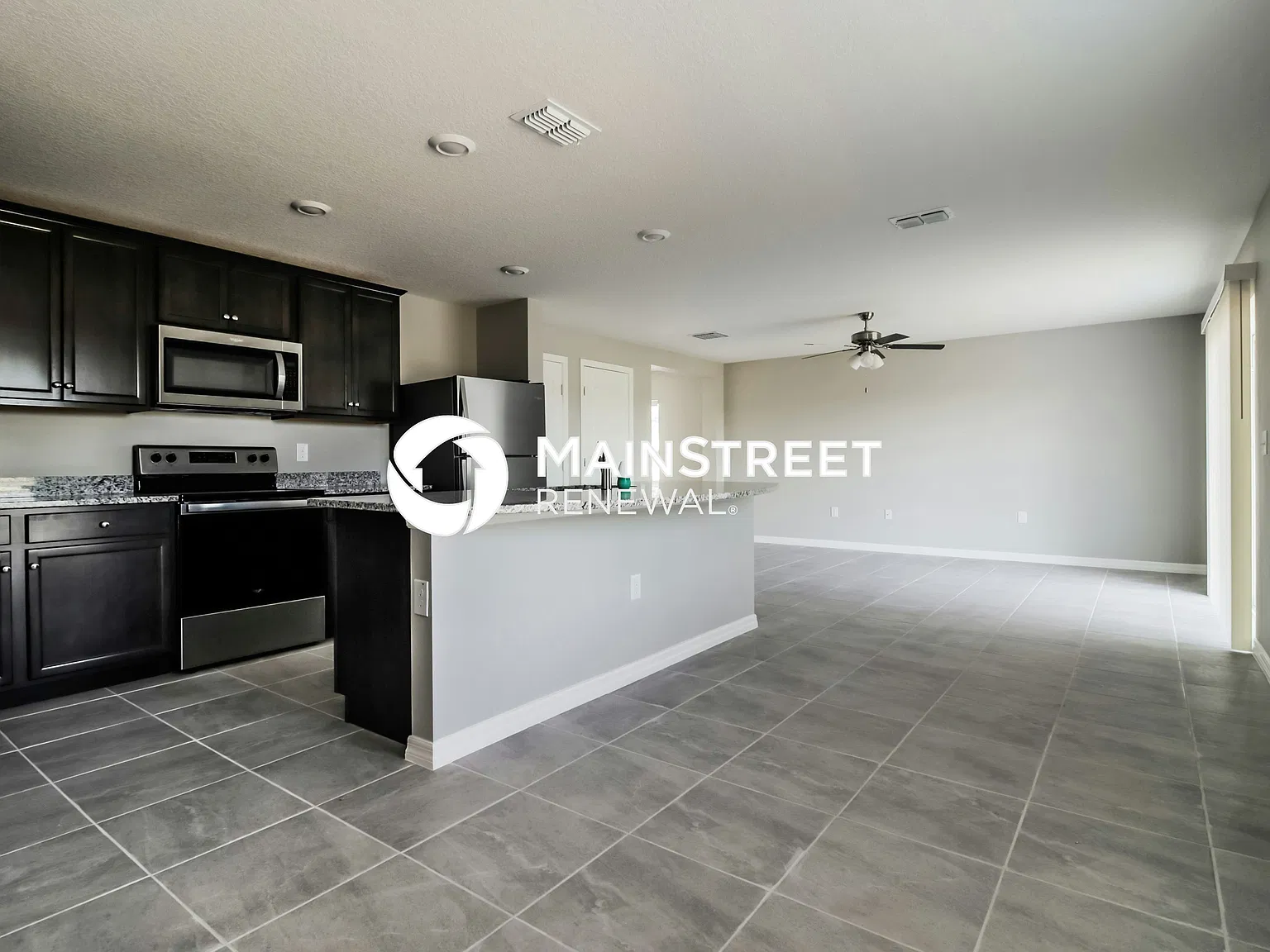 135 Columbia Dr — Photo 4