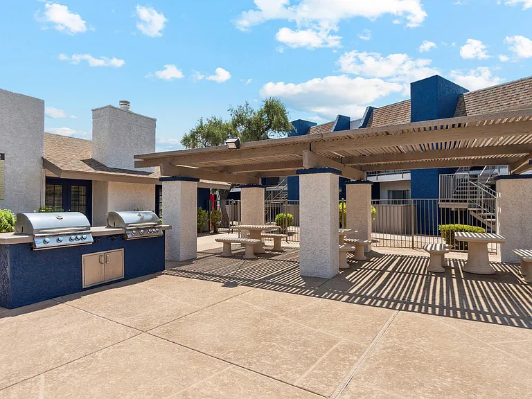Sorrento Apartments — Photo 8