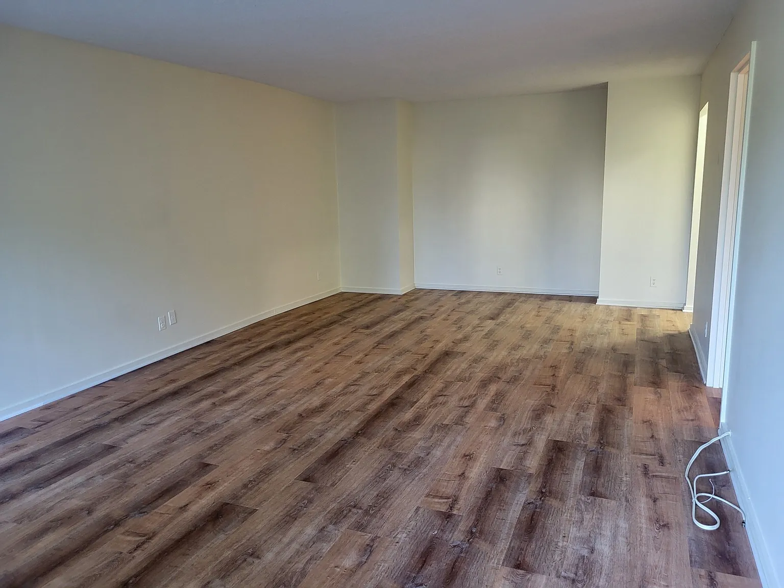 33 Pond Ave — Photo 4