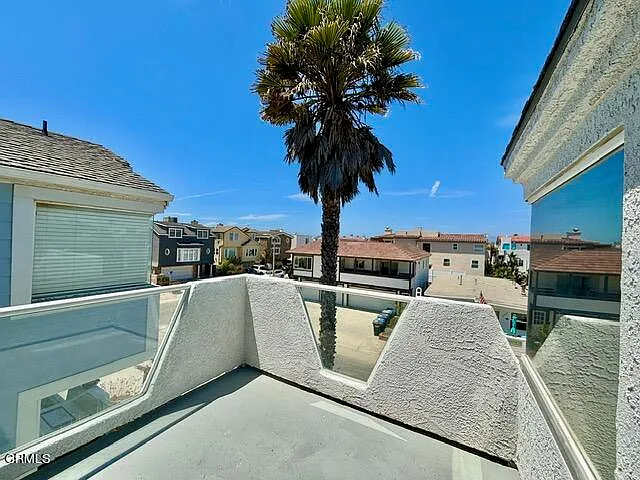 108 Los Feliz St — Photo 26