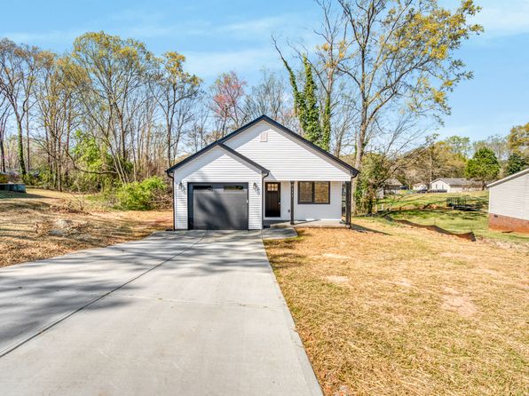 111 Iris Ln