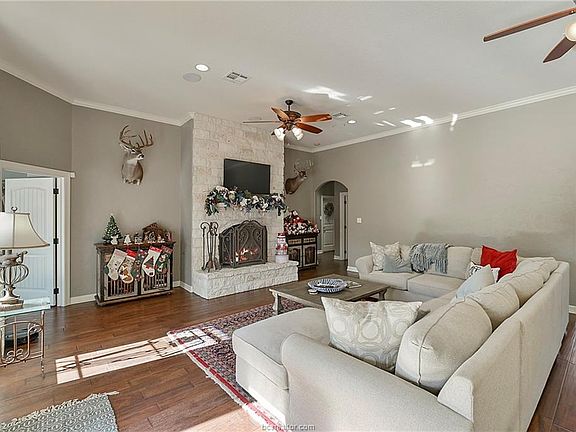 5th image of 5265 Drake Dr