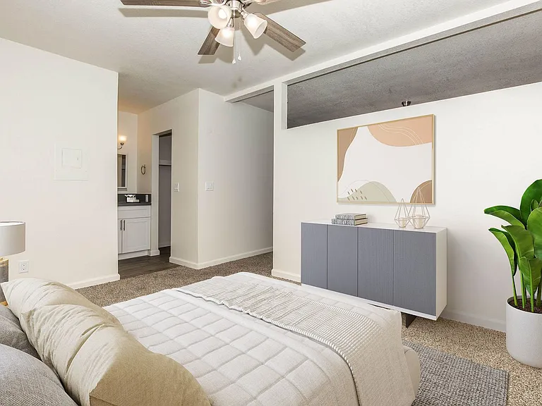 Garden Plaza Apartments — Photo 29