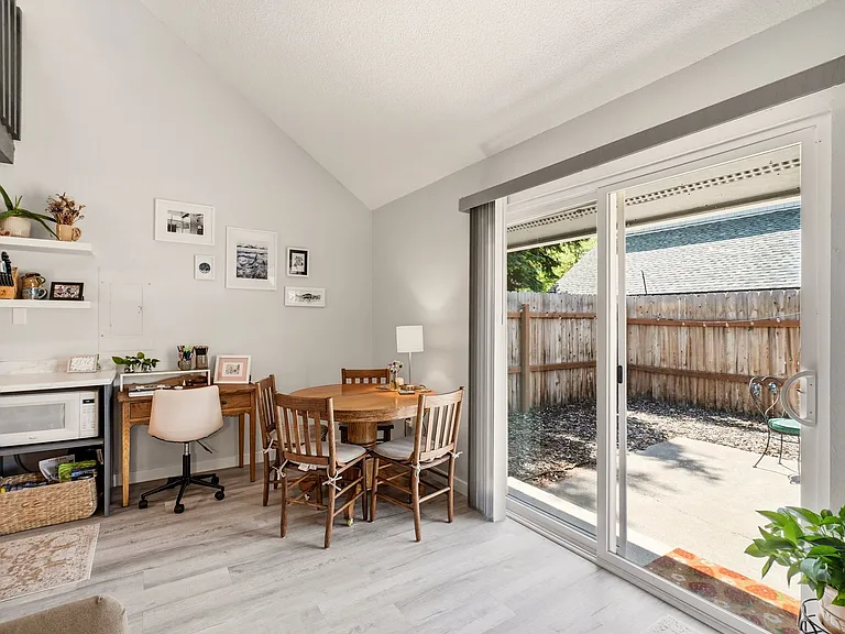 1830 W Maxwell Ave #2 — Photo 5