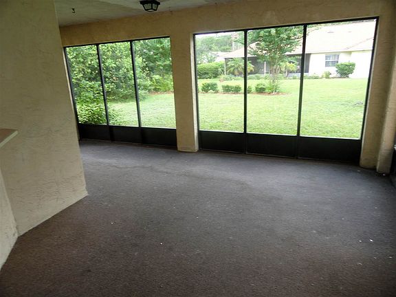 5th image of 135 Breeze Hill Ln