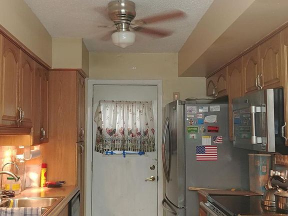 5th image of 232 NE Ardsley Dr