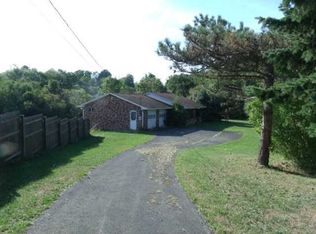 853 Amity Ridge Rd, Amity, PA 15311