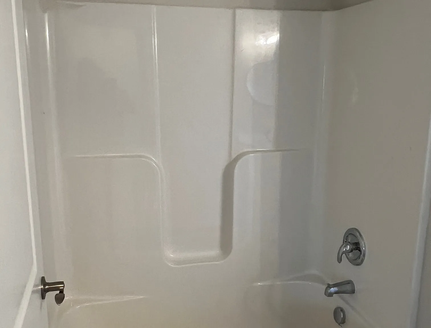 3 bed, 2.5 bath, 1600 sqft, $2,200 — Photo 1